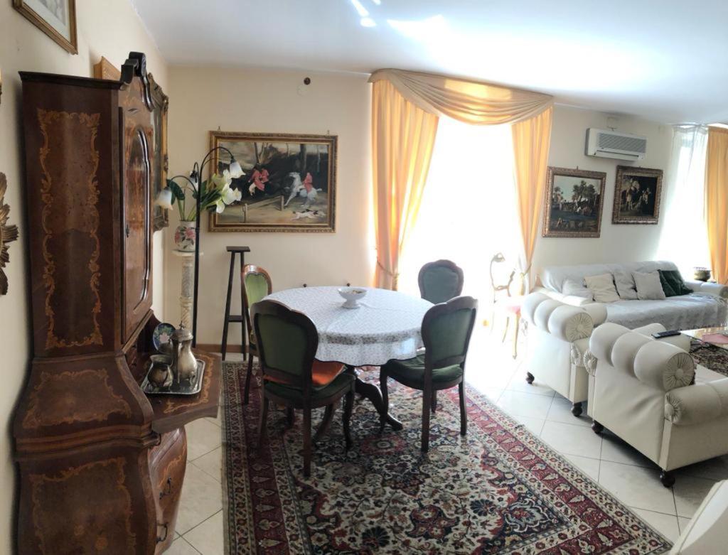 The Trip House - Between The Center And The Sea - Free Wifi And Jacuzzi 카타니아 외부 사진