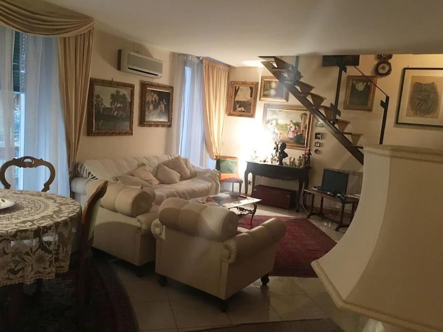 The Trip House - Between The Center And The Sea - Free Wifi And Jacuzzi 카타니아 외부 사진